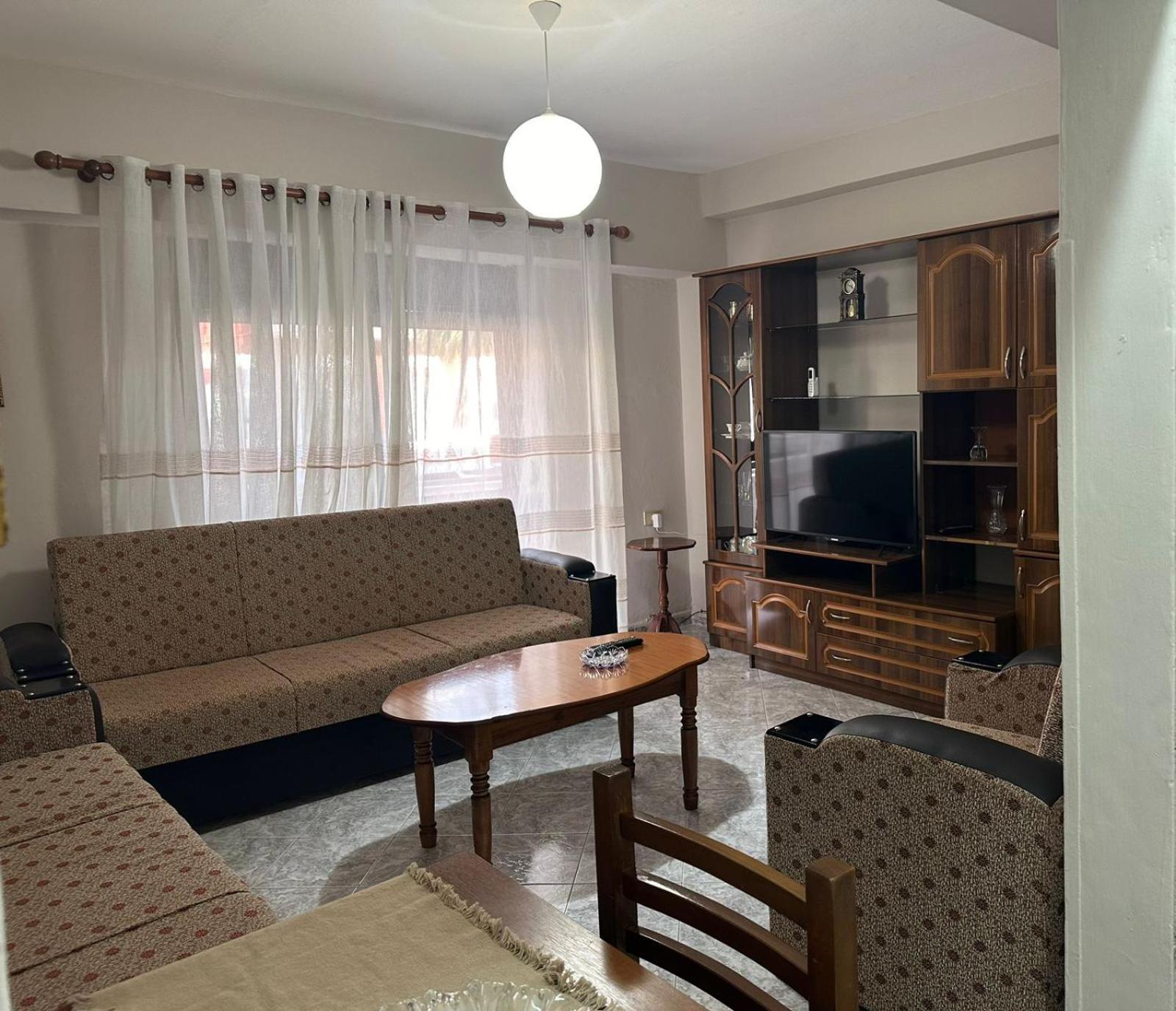 Center Apartment *